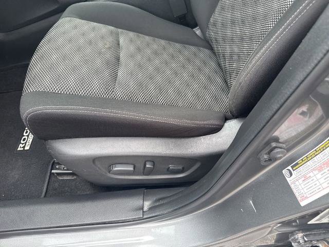 Used 2017 Nissan Rogue Sport SV w/ SV All-Weather Package AWD/4WD image 19