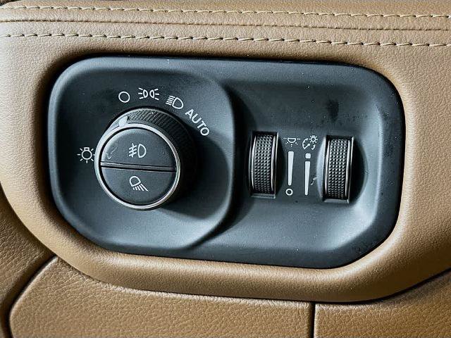 Used 2024 RAM 2500 Limited w/ Safety Group AWD/4WD image 26
