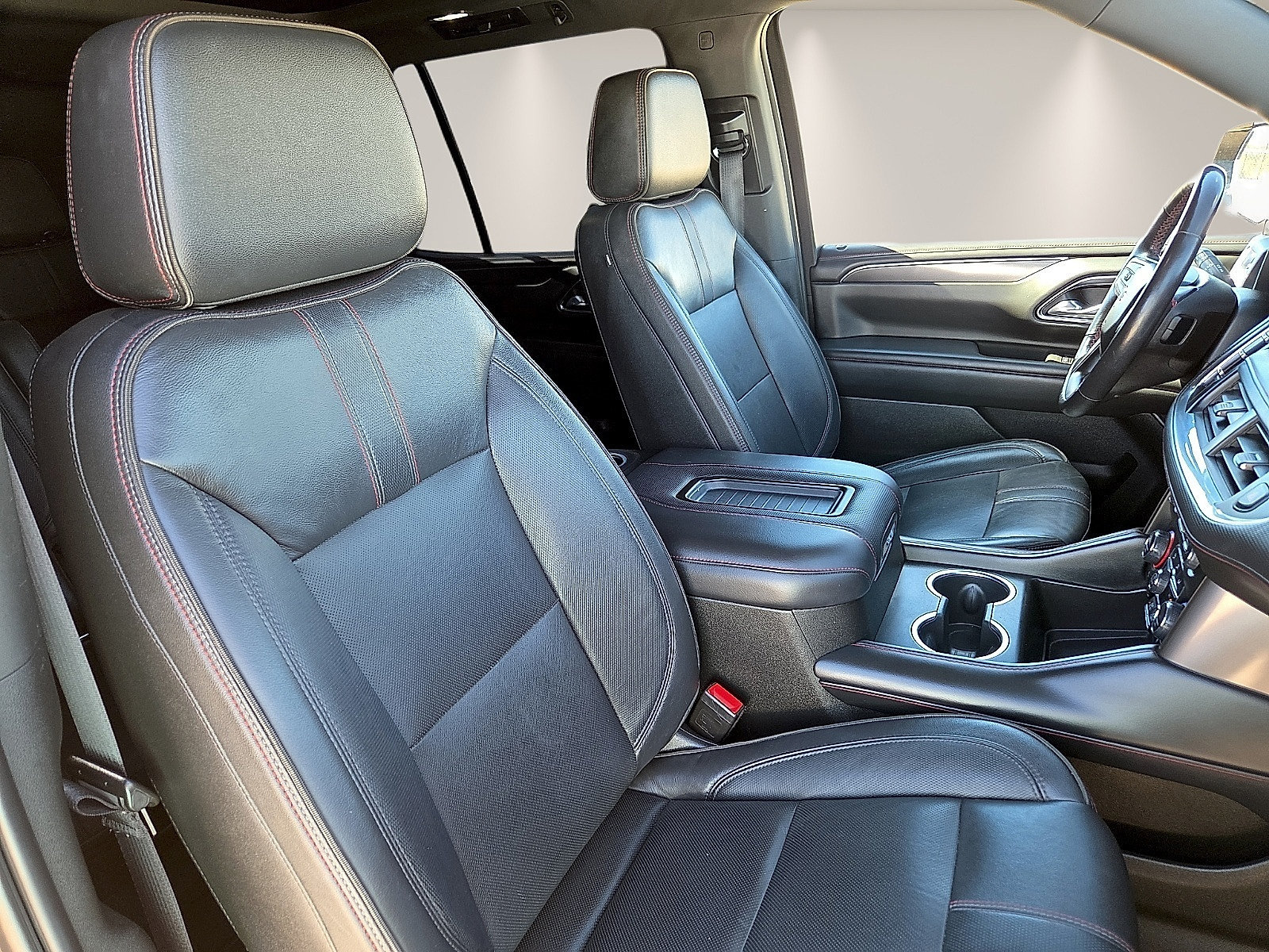 Used 2021 Chevrolet Tahoe RST w/ Luxury Package AWD/4WD image 8