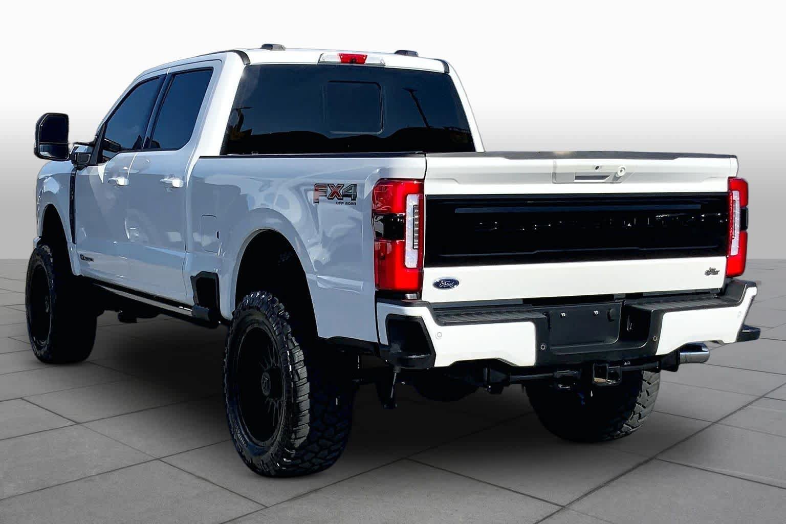 Certified 2025 Ford F250 Platinum w/ FX4 Off-Road Package AWD/4WD image 12