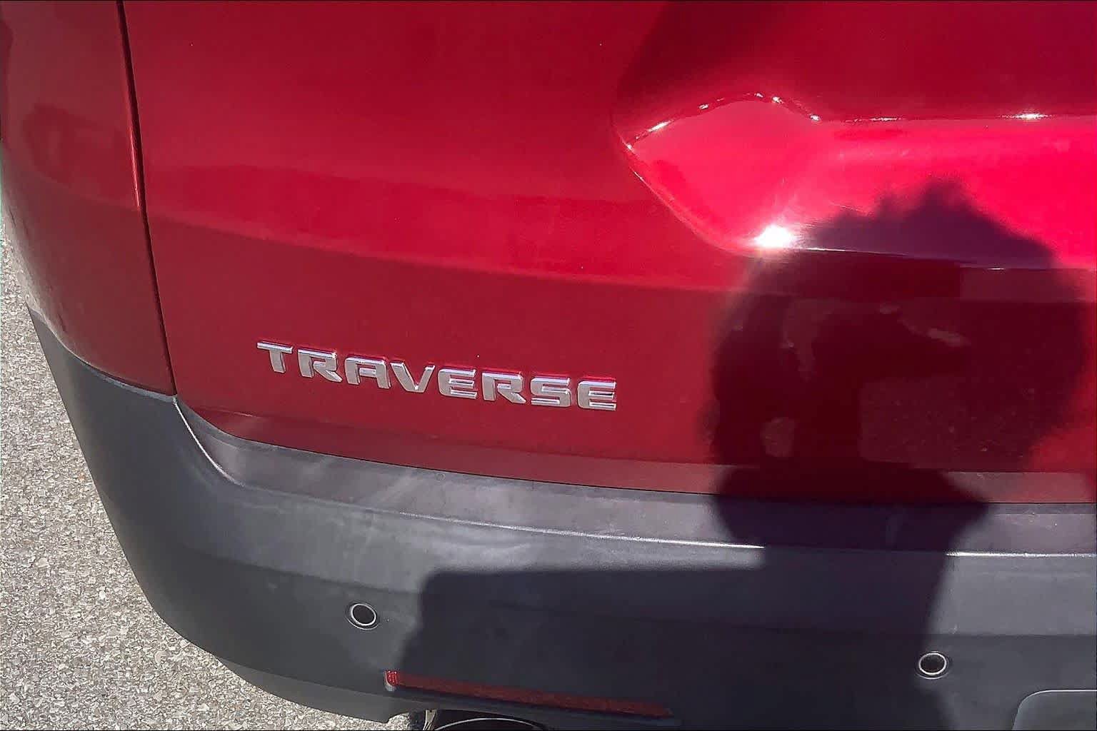 Used 2018 Chevrolet Traverse LT FWD image 31