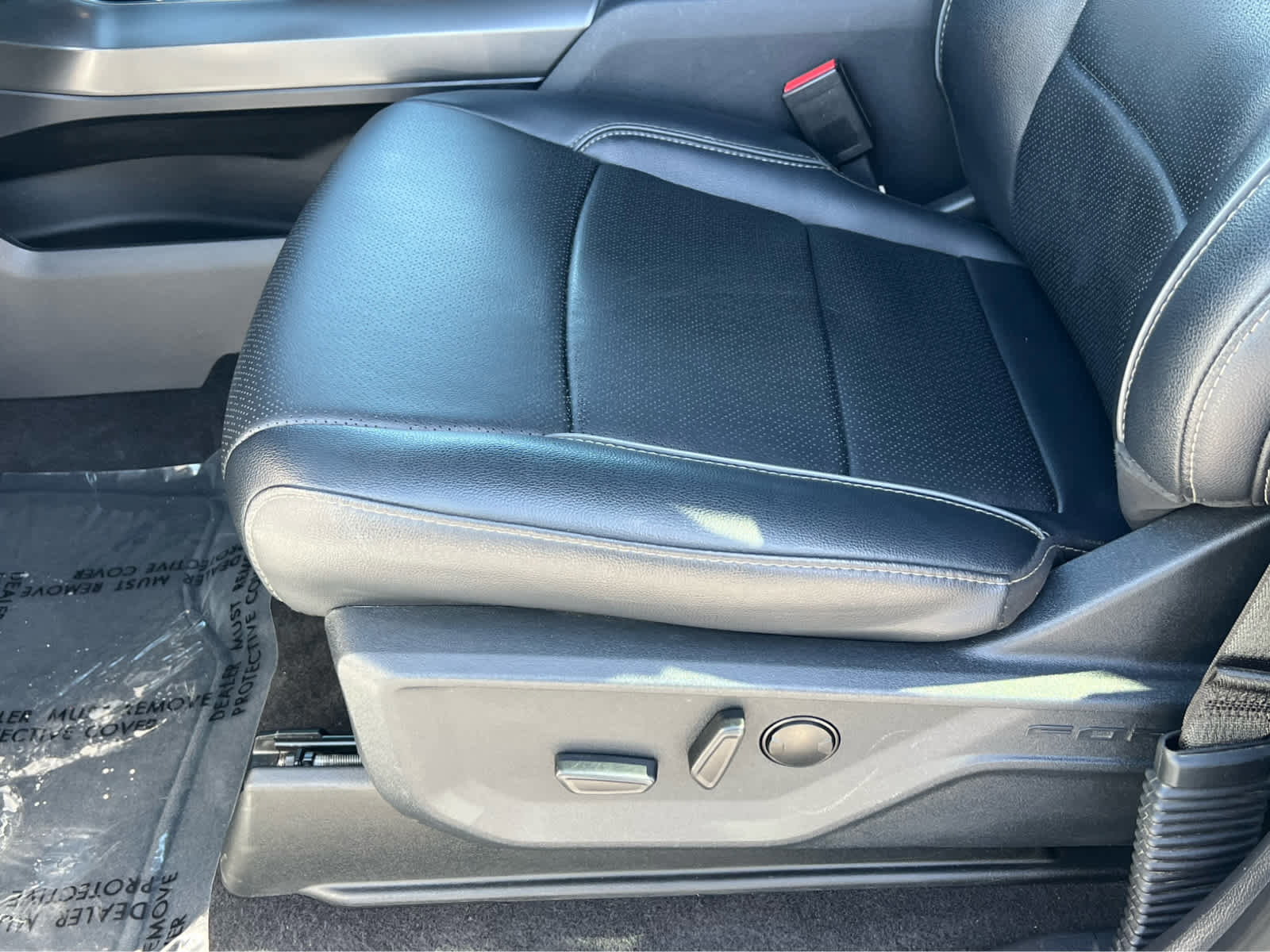 Certified 2025 Ford F150 Lariat image 28