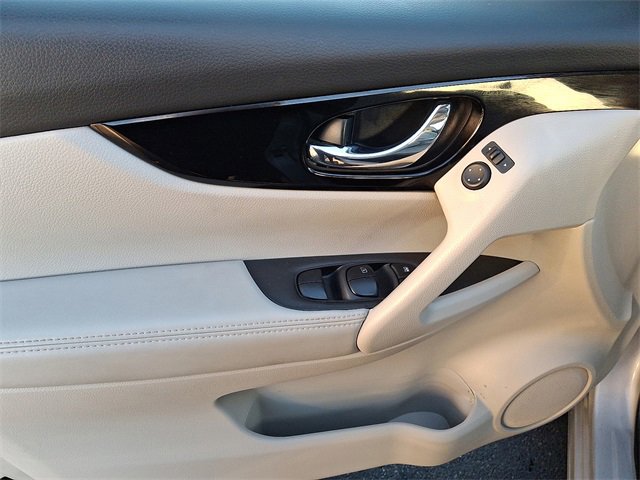 Used 2020 Nissan Rogue Sport SV image 13