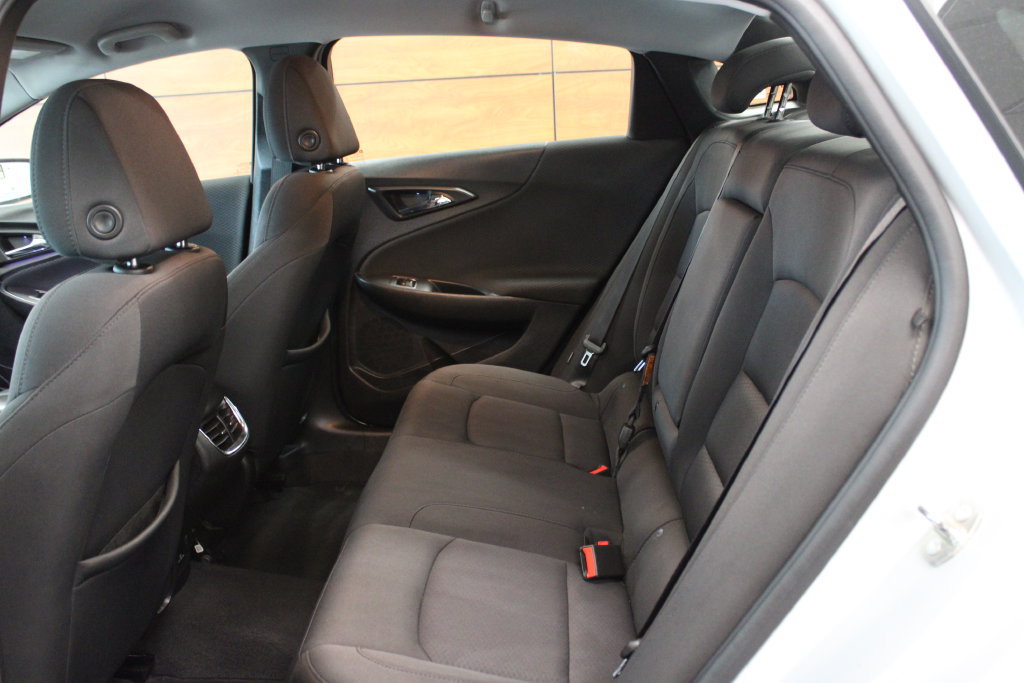 Used 2018 Chevrolet Malibu LT FWD image 33