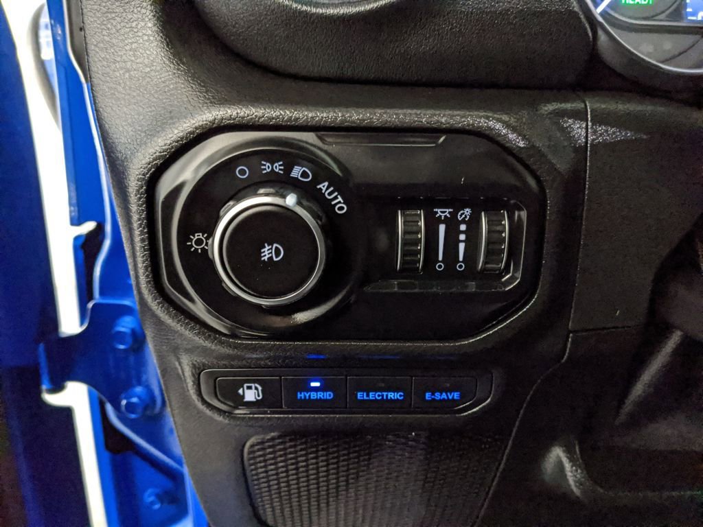 Used 2021 Jeep Wrangler Unlimited Sahara w/ Cold Weather Group image 14