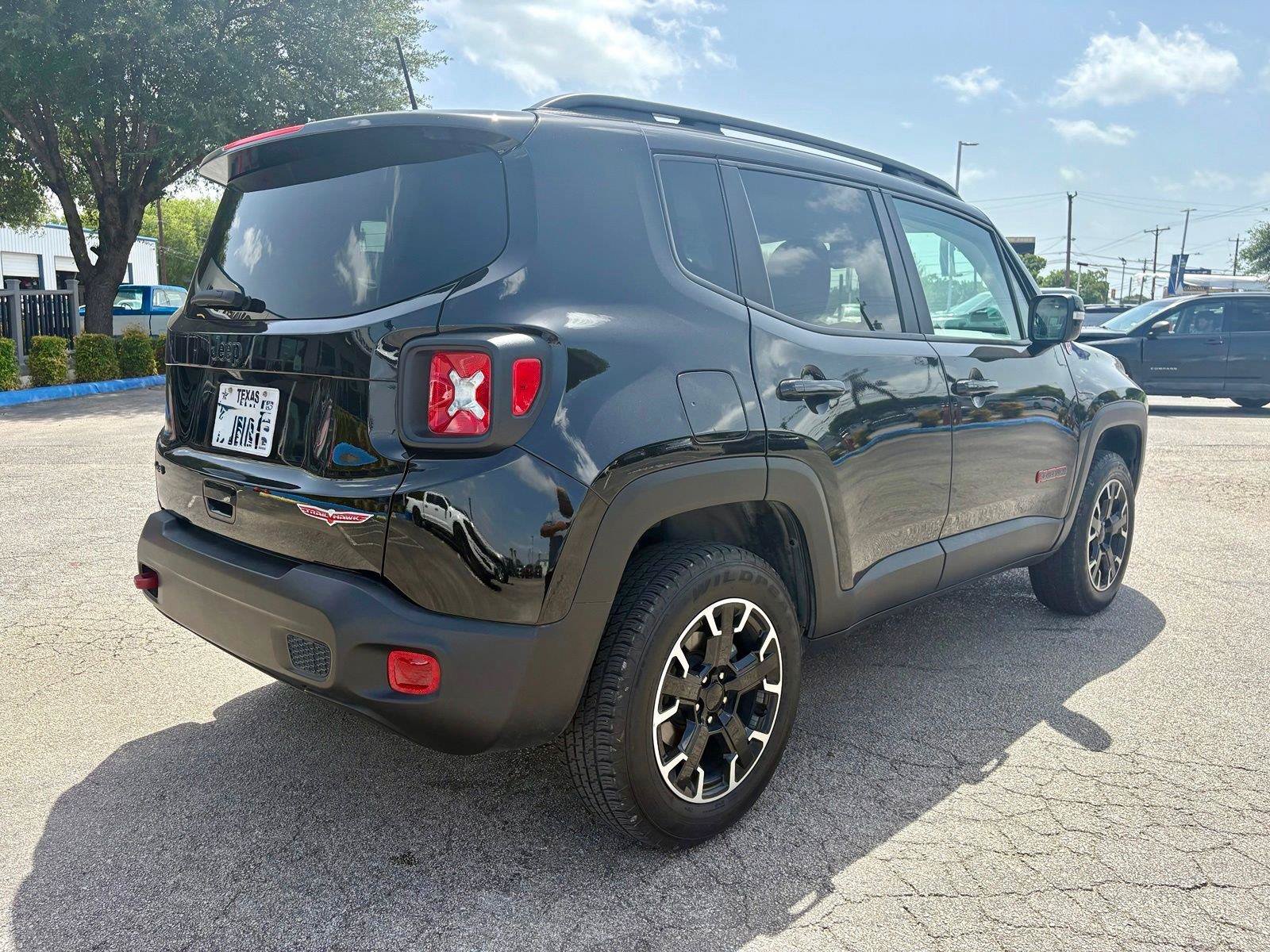 Used 2023 Jeep Renegade Trailhawk AWD/4WD image 5