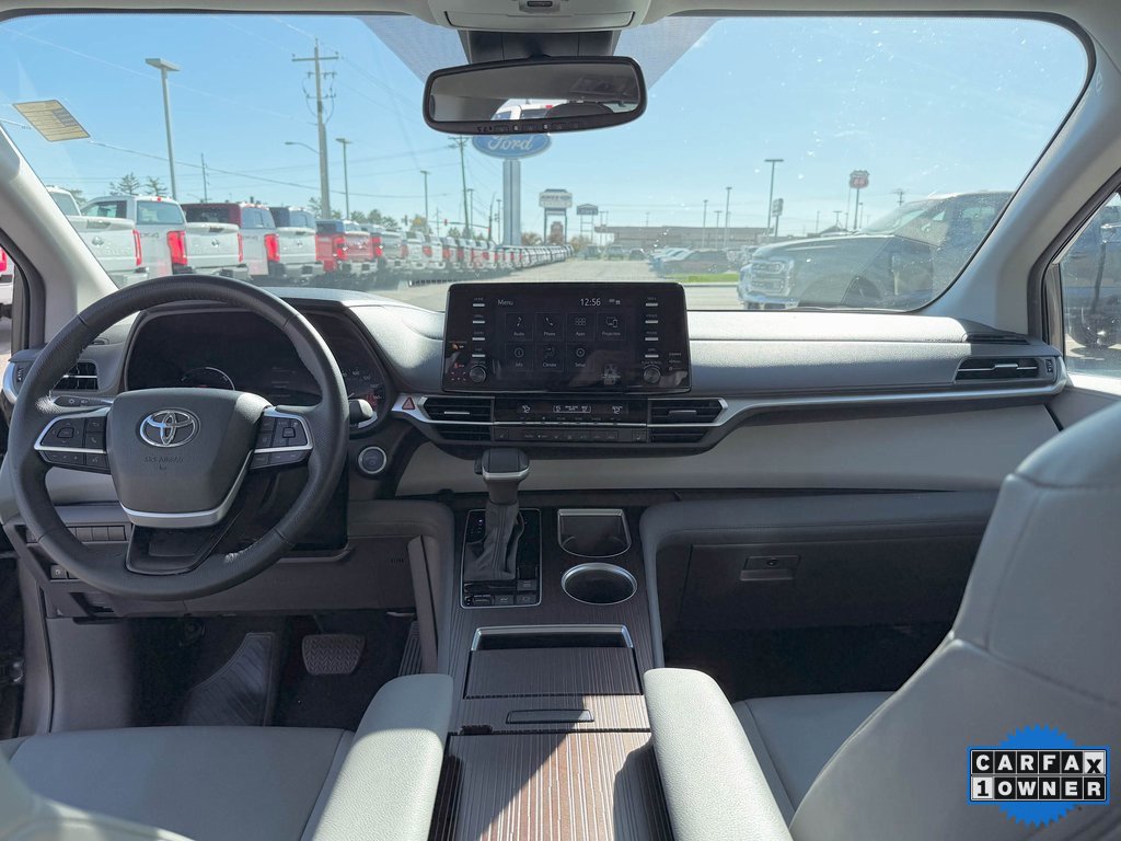 Used 2024 Toyota Sienna XLE image 36