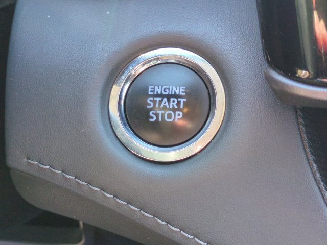 Used 2022 Toyota Highlander XLE FWD image 26