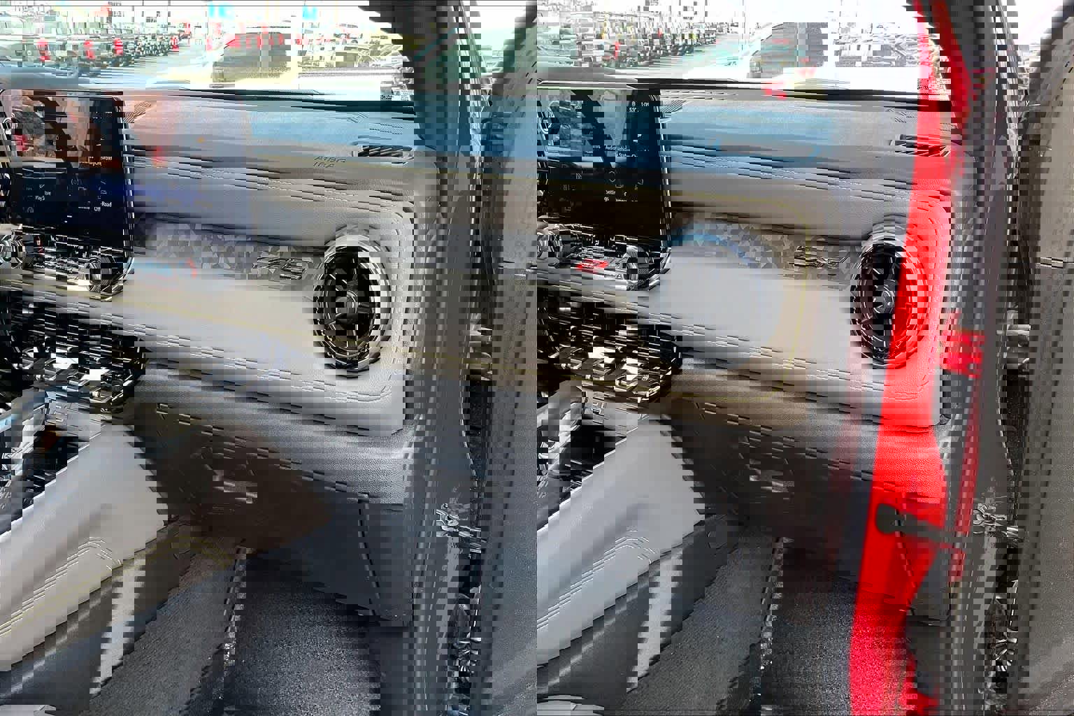 Used 2025 Chevrolet Colorado ZR2 w/ Technology Package image 17