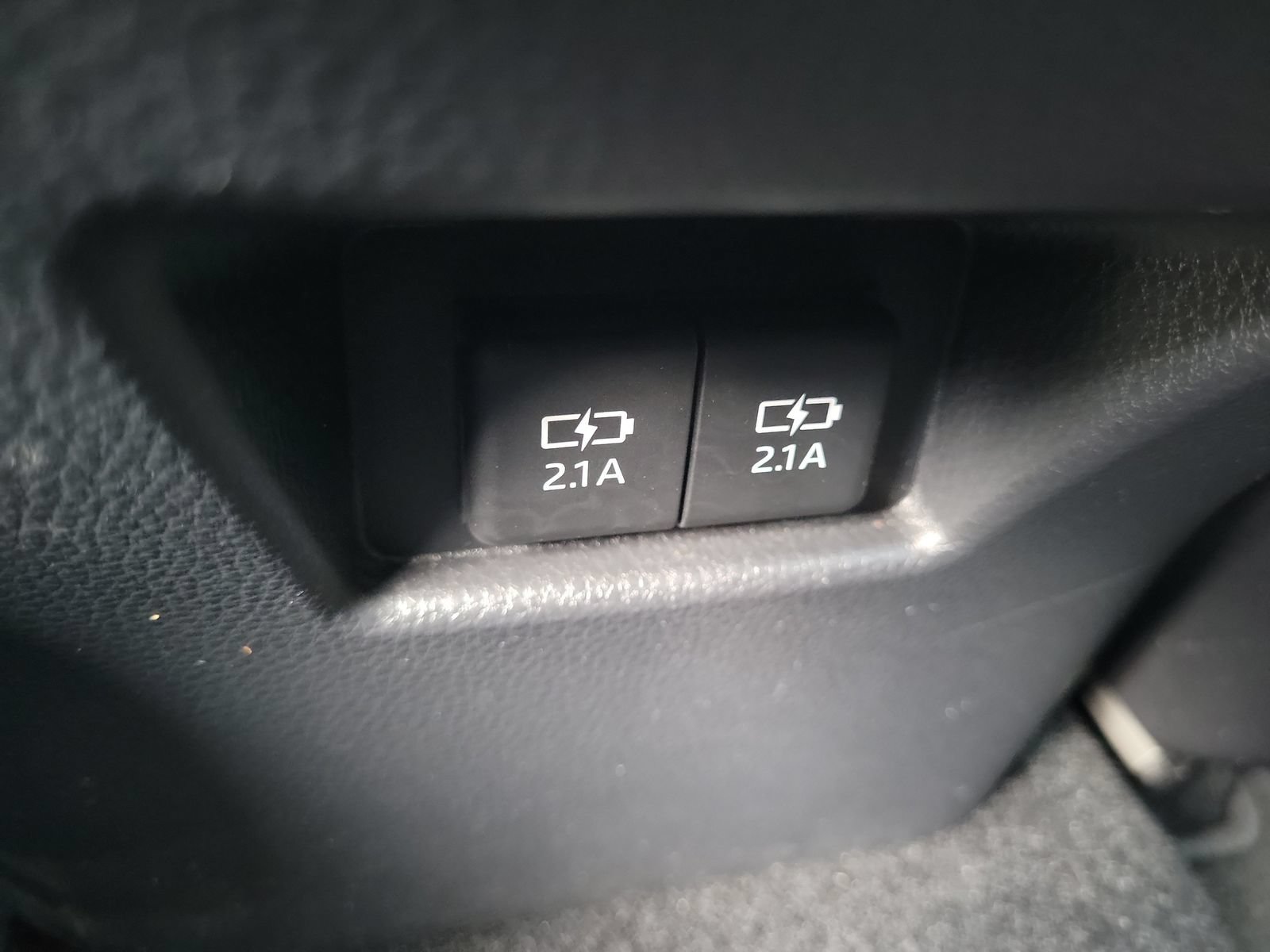 Used 2021 Toyota Venza Limited AWD/4WD image 13