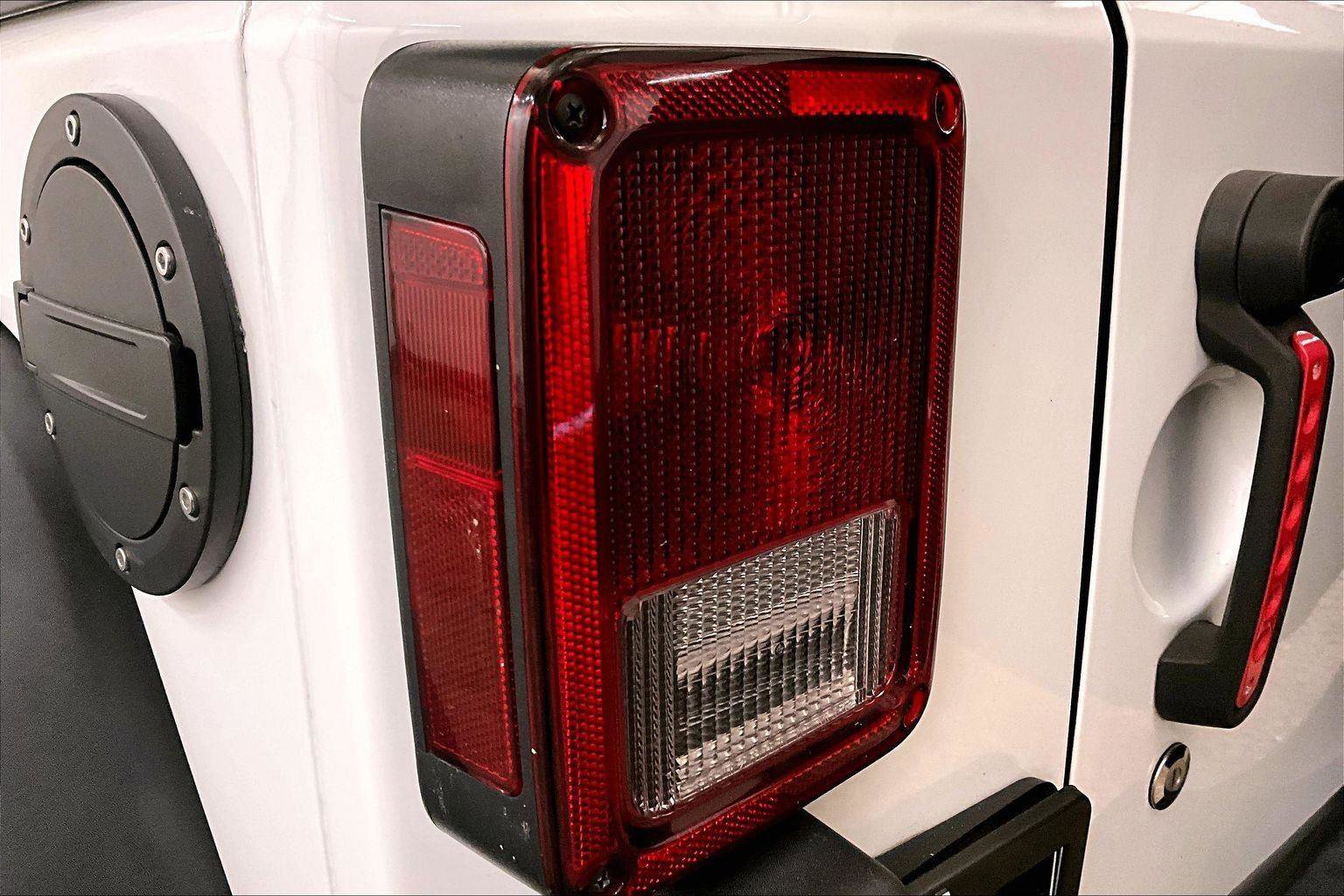 Used 2018 Jeep Wrangler Unlimited Sport S image 28