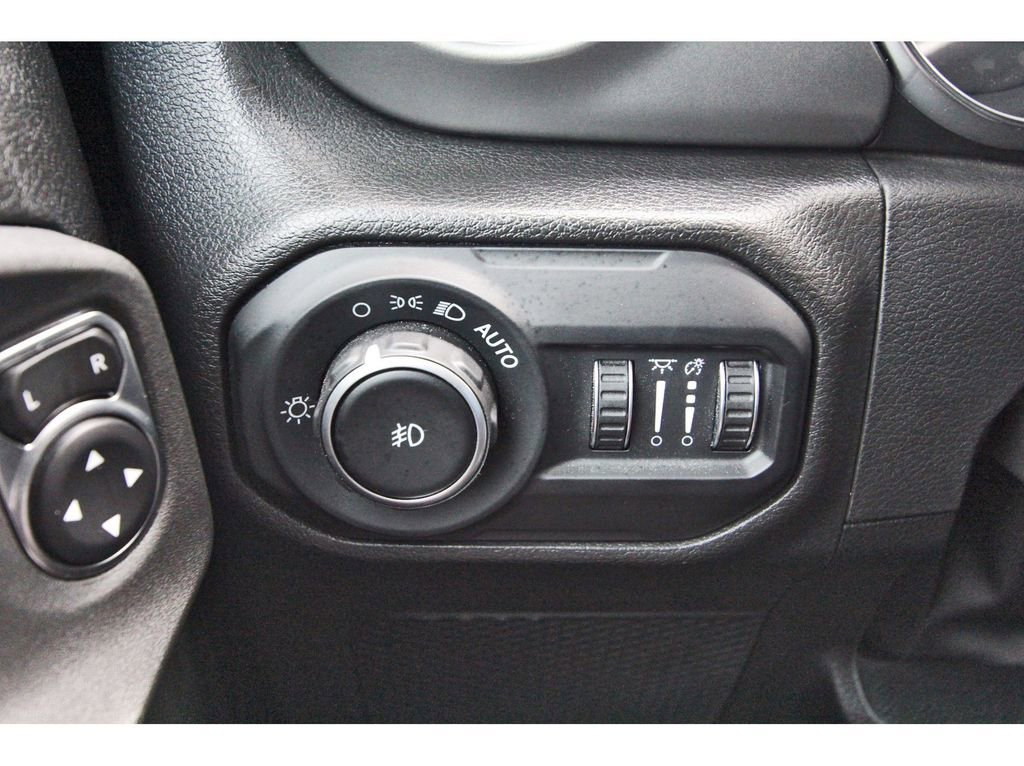 Used 2022 Jeep Wrangler Unlimited Sport AWD/4WD image 17