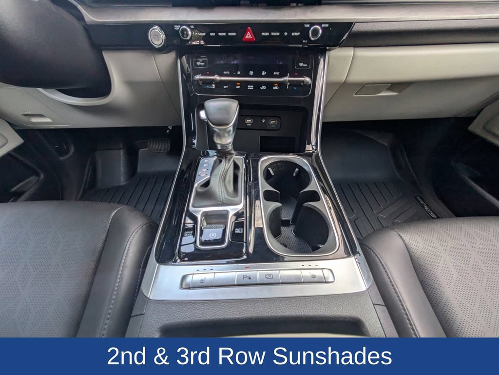 Used 2024 Kia Carnival EX FWD image 21