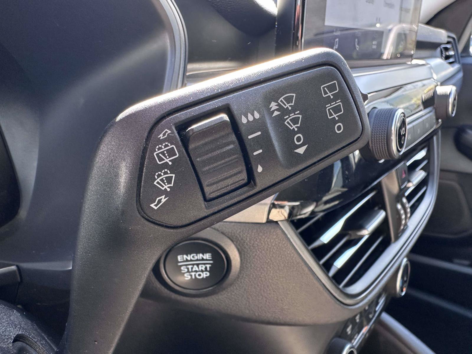 Certified 2025 Ford Escape Active AWD/4WD image 19