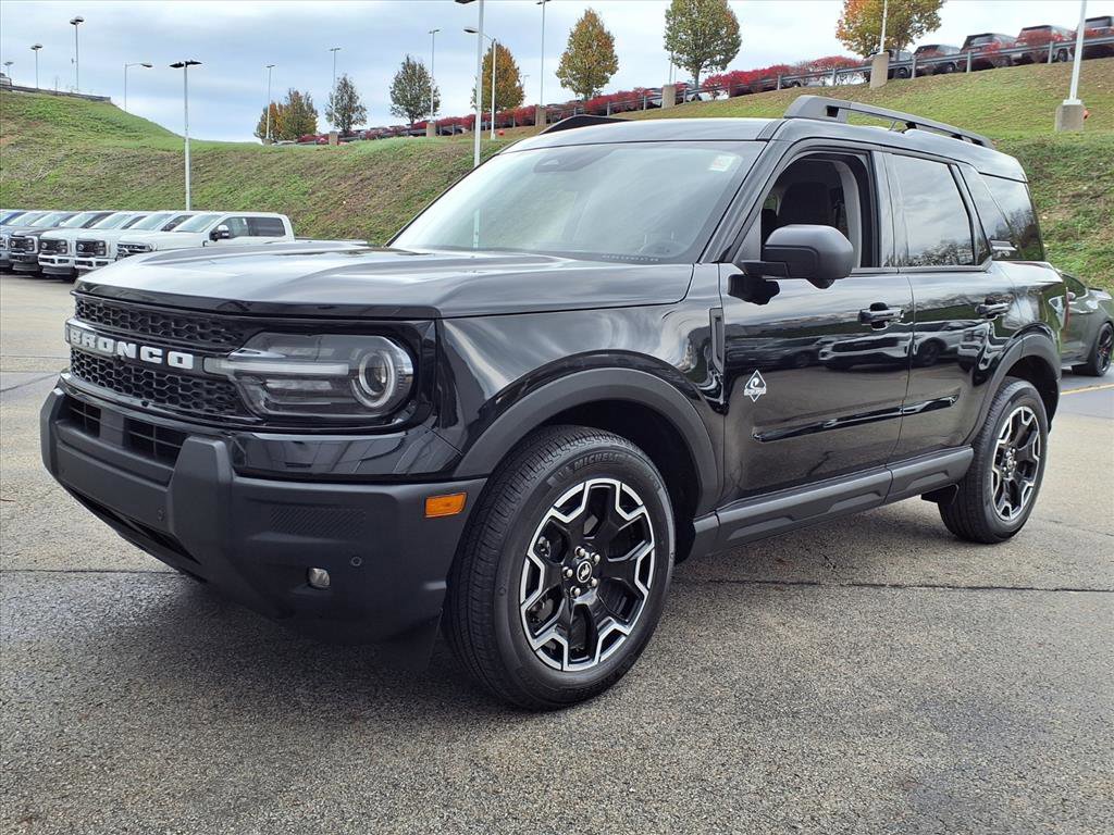 Certified 2025 Ford Bronco Sport Outer Banks w/ Outer Banks Tech Package+ image 3