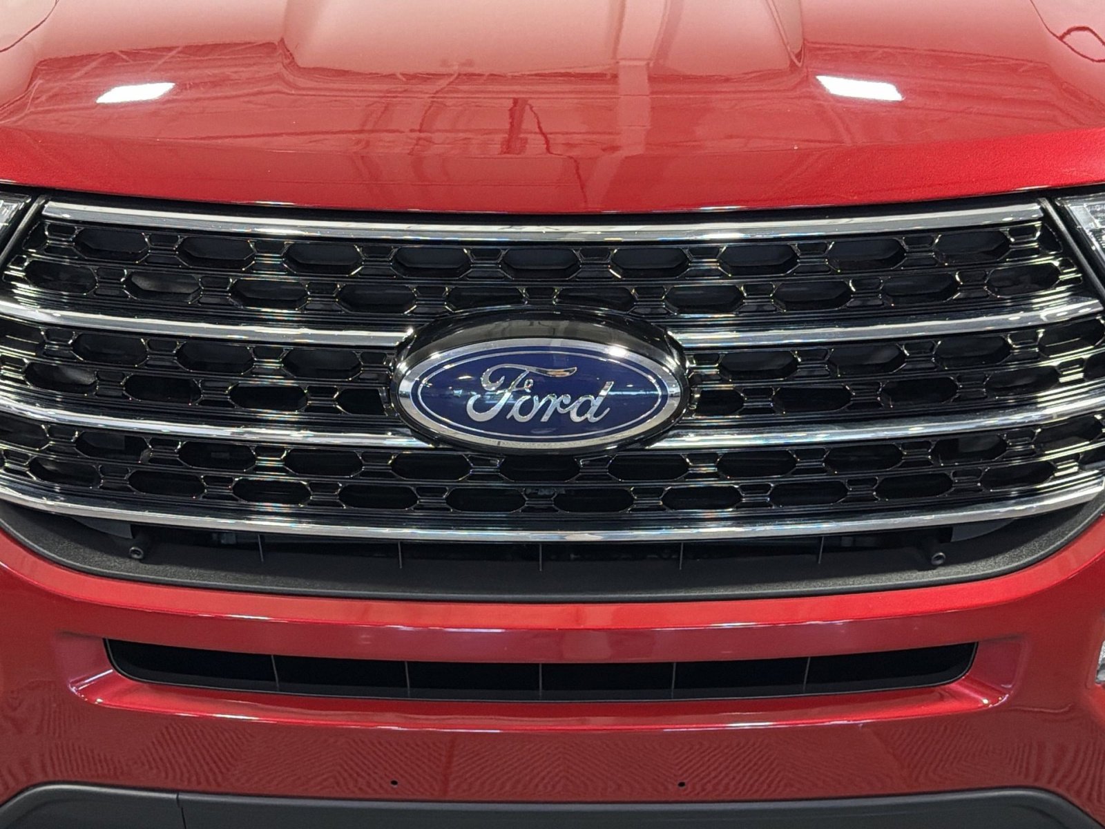 Certified 2020 Ford Explorer XLT w/ Equipment Group 202A AWD/4WD image 12
