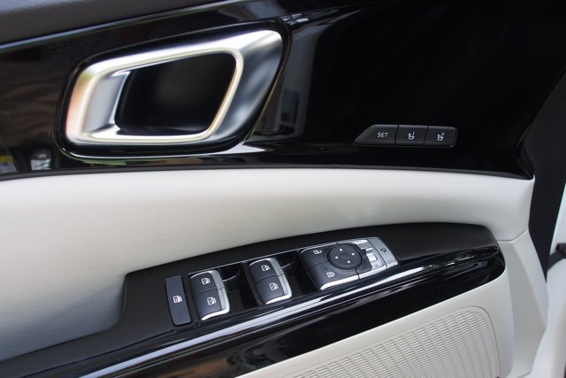 Used 2022 Kia Carnival SX Prestige FWD image 24
