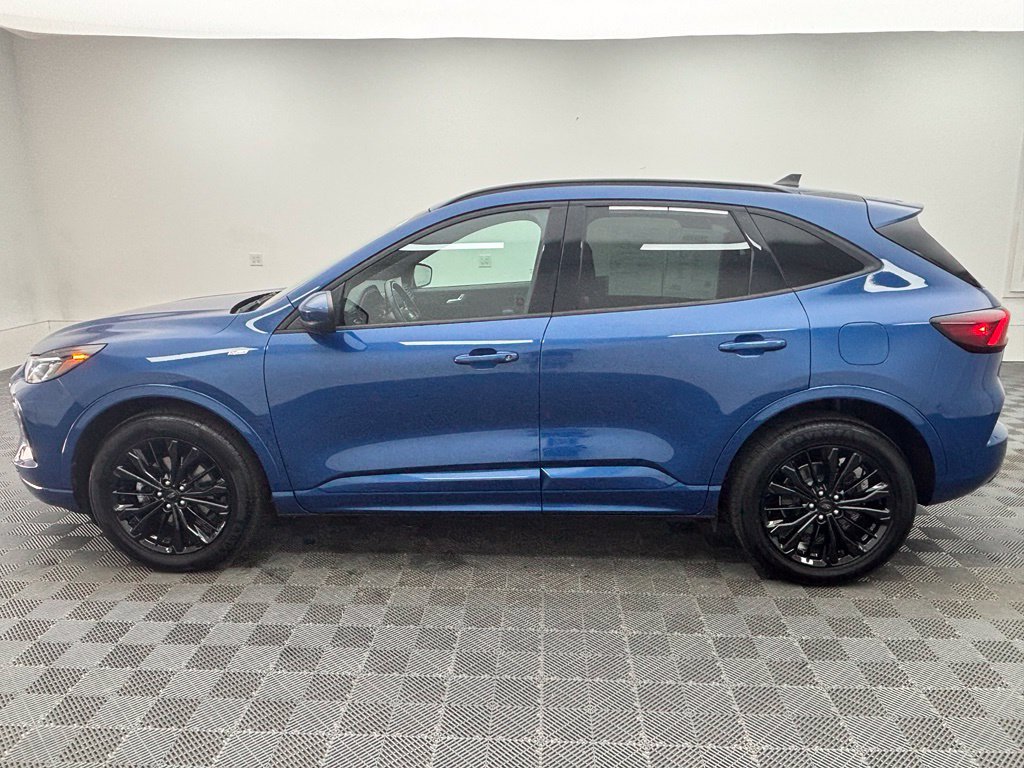 Certified 2023 Ford Escape ST-Line Elite AWD/4WD image 12