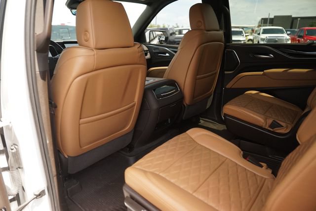Used 2024 Cadillac Escalade ESV Premium Luxury w/ Performance Package AWD/4WD image 12