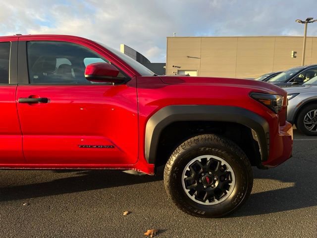 Used 2024 Toyota Tacoma TRD Sport image 3