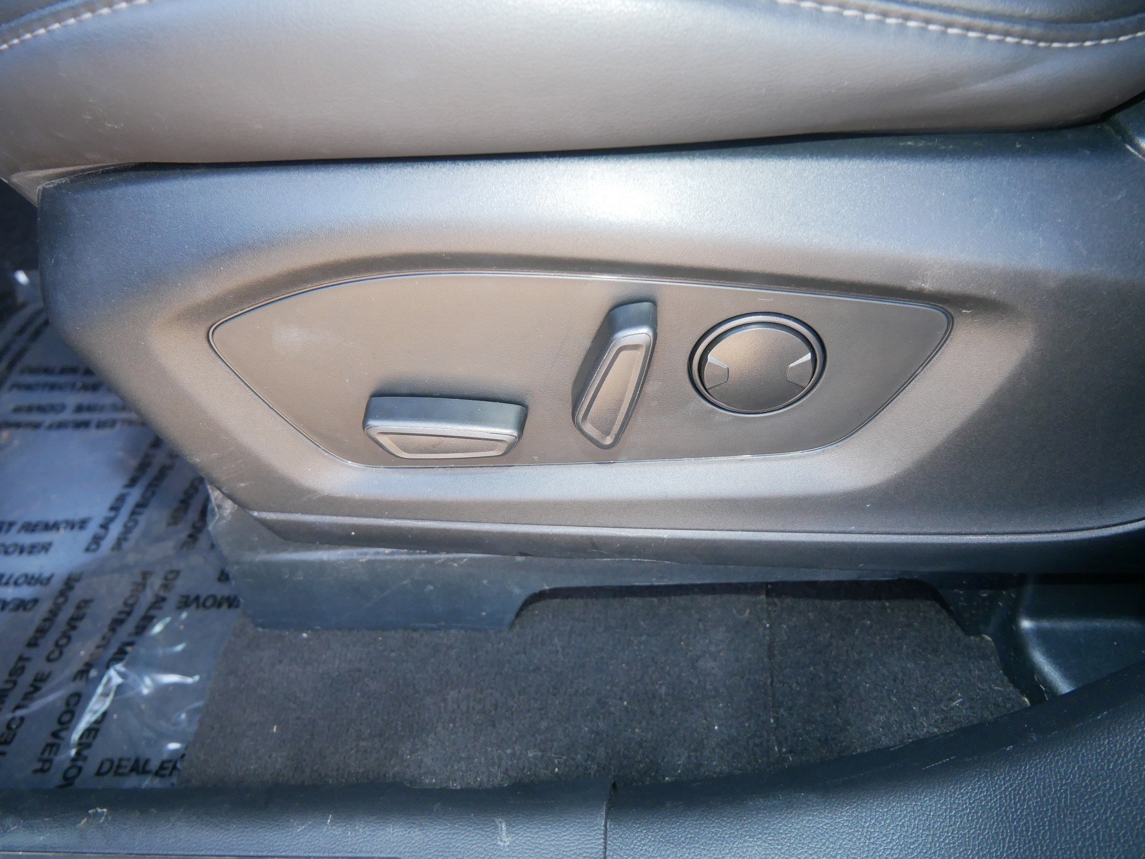 Certified 2024 Ford Explorer XLT w/ Equipment Group 202A image 19