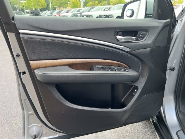 Used 2020 Acura MDX w/ Technology Package FWD image 16