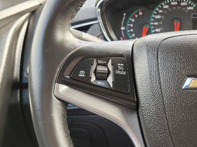 Used 2020 Chevrolet Trax LT w/ LT Convenience Package FWD image 24