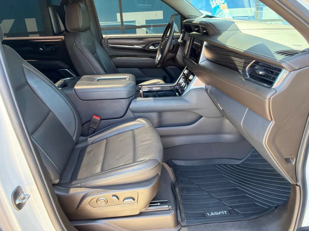 Used 2023 GMC Yukon XL Denali AWD/4WD image 12