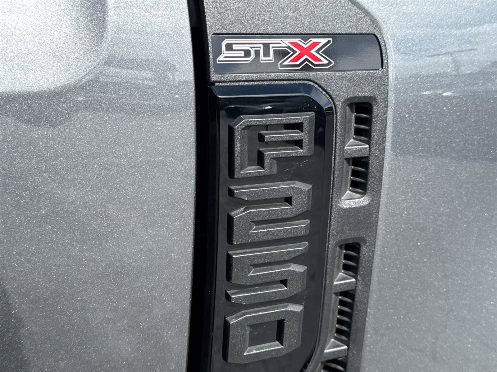 Certified 2025 Ford F250 XL w/ STX Appearance Package AWD/4WD image 8