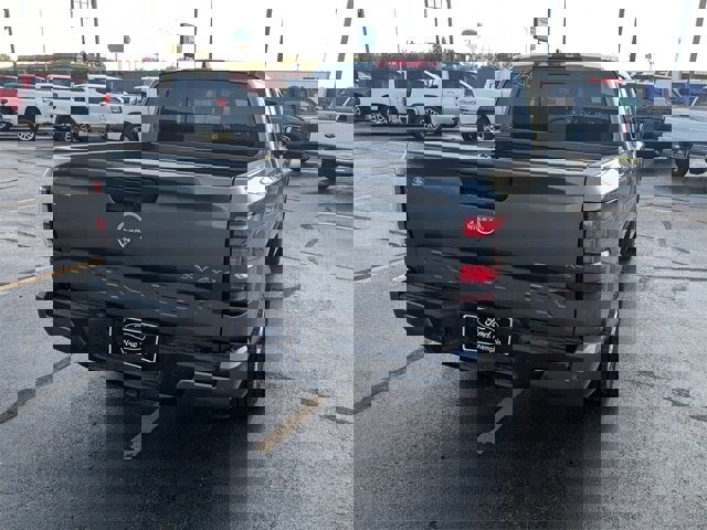 Used 2024 Nissan Frontier SV w/ SV Convenience Package image 5