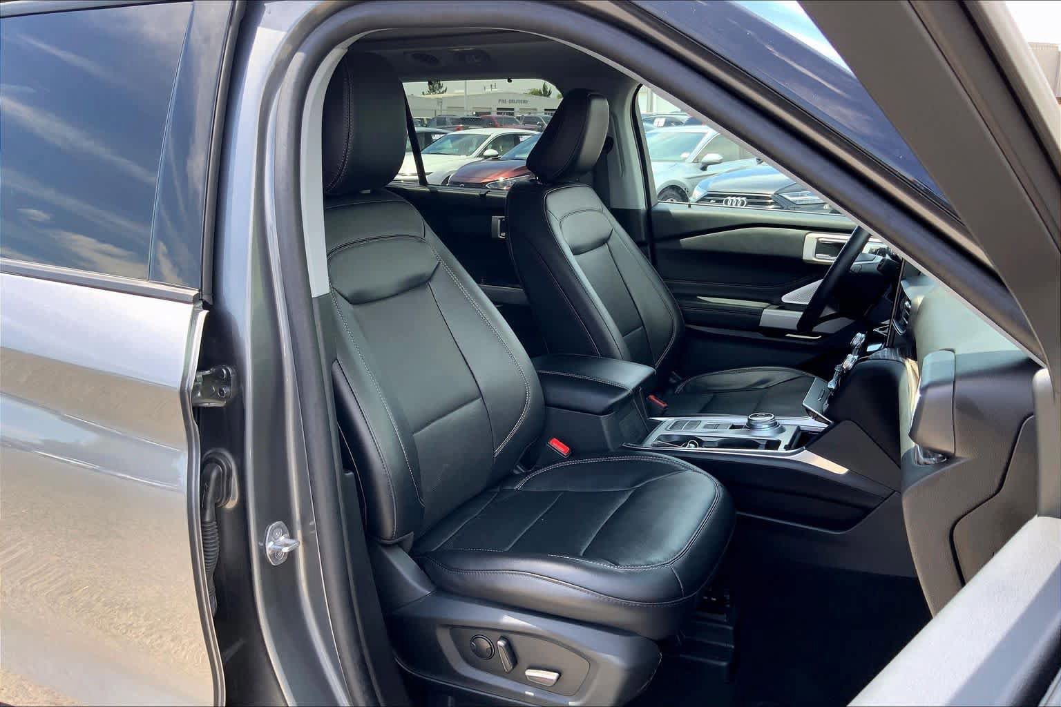 Certified 2024 Ford Explorer Limited w/ Limited Technology Package RWD image 11
