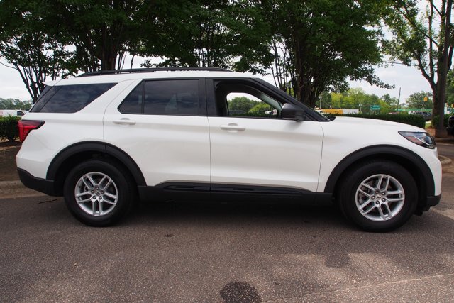 Certified 2026 Ford Explorer Active RWD image 8