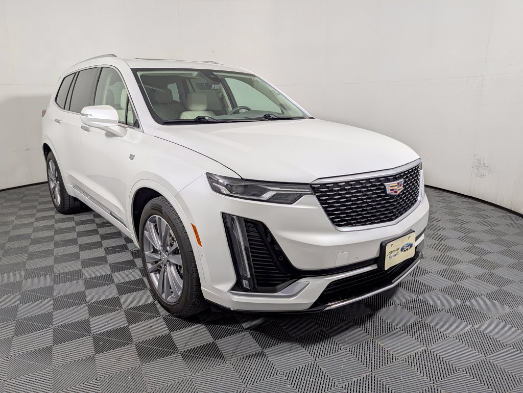 Used 2023 Cadillac XT6 Premium Luxury w/ Technology Package FWD image 1