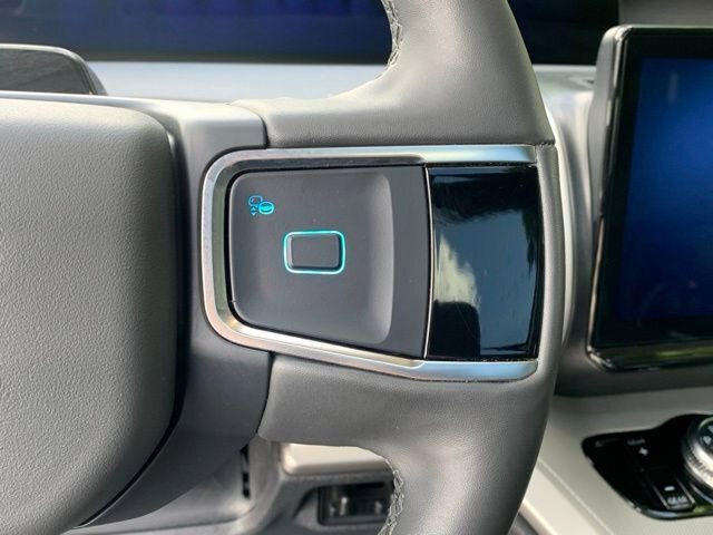 Certified 2025 Ford Expedition Active AWD/4WD image 31