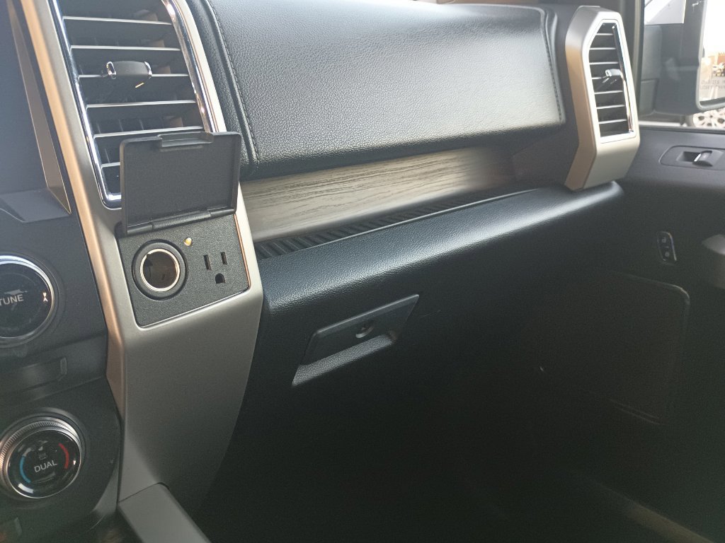 Certified 2016 Ford F150 Lariat image 25