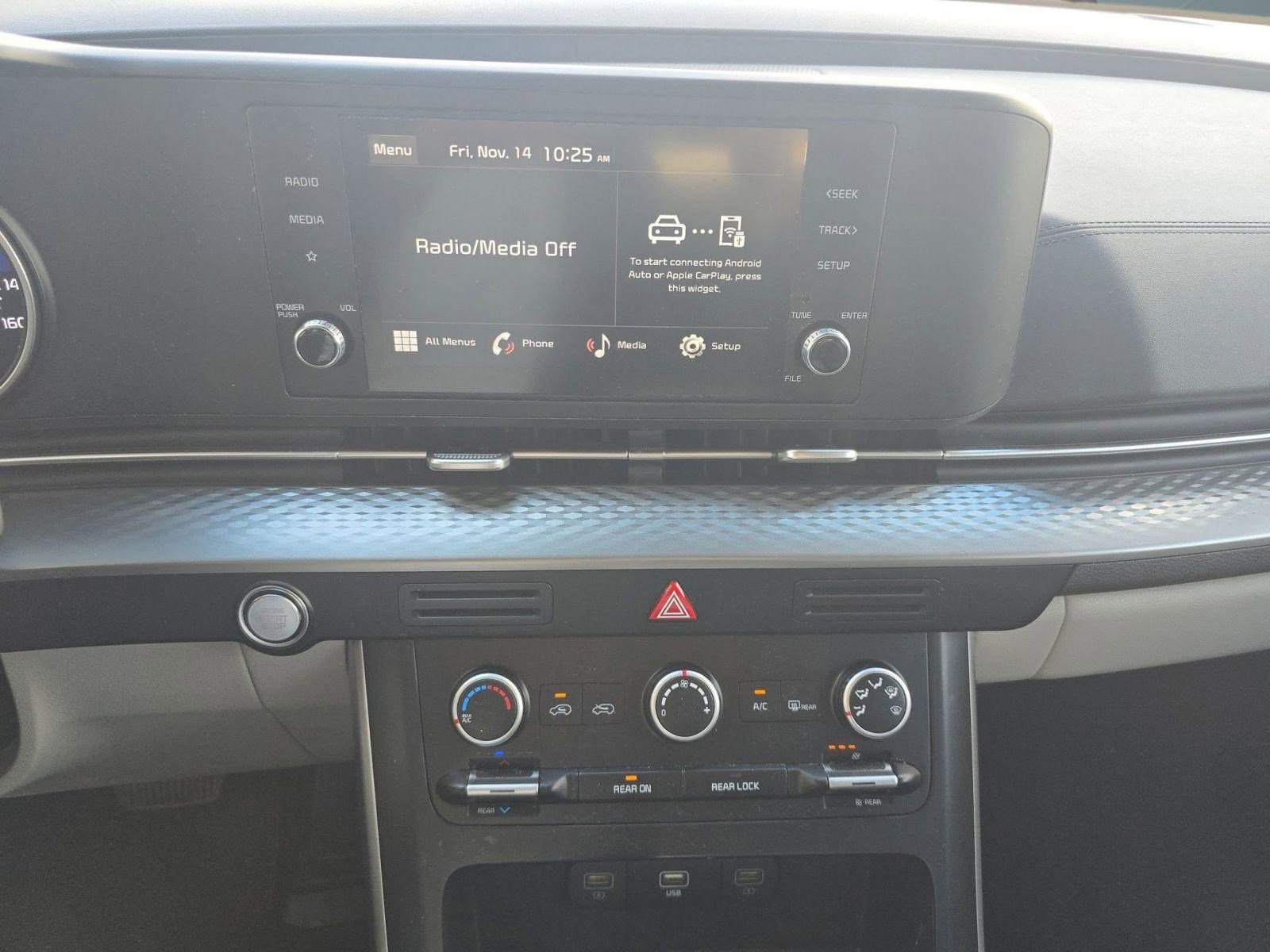 Used 2024 Kia Carnival LX image 23