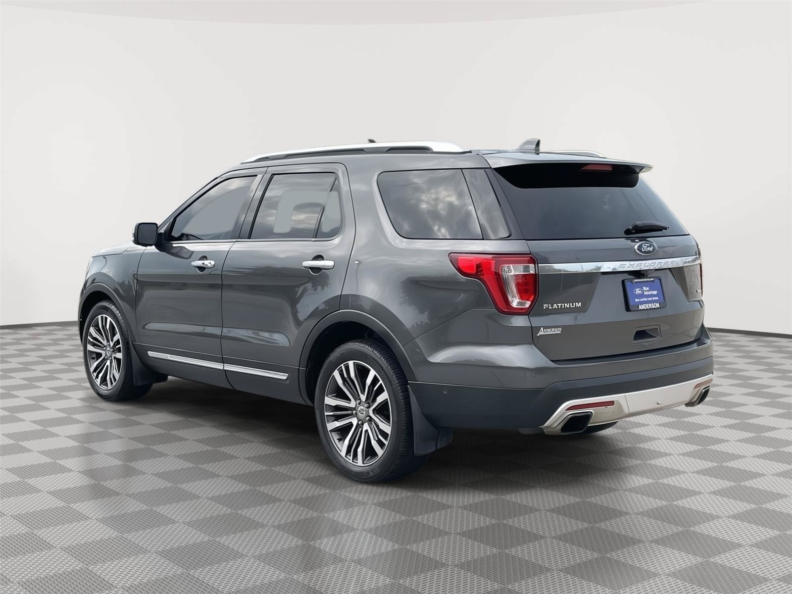 Certified 2017 Ford Explorer Platinum AWD/4WD image 9