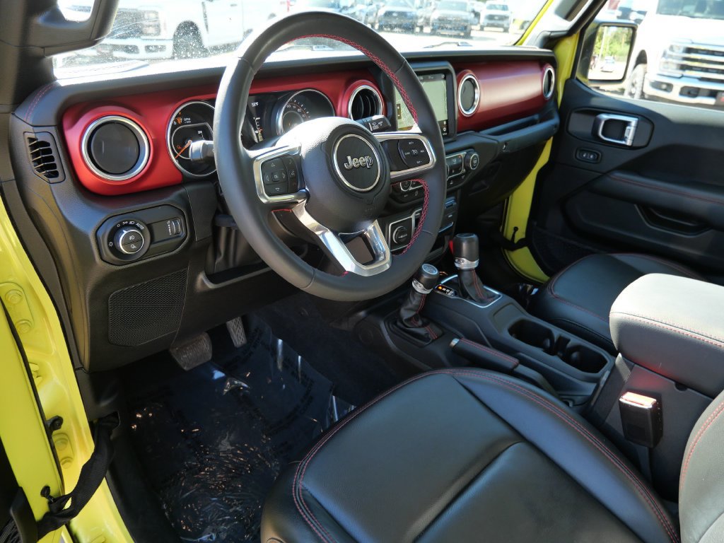 Used 2023 Jeep Gladiator Rubicon w/ Cold Weather Group AWD/4WD image 3