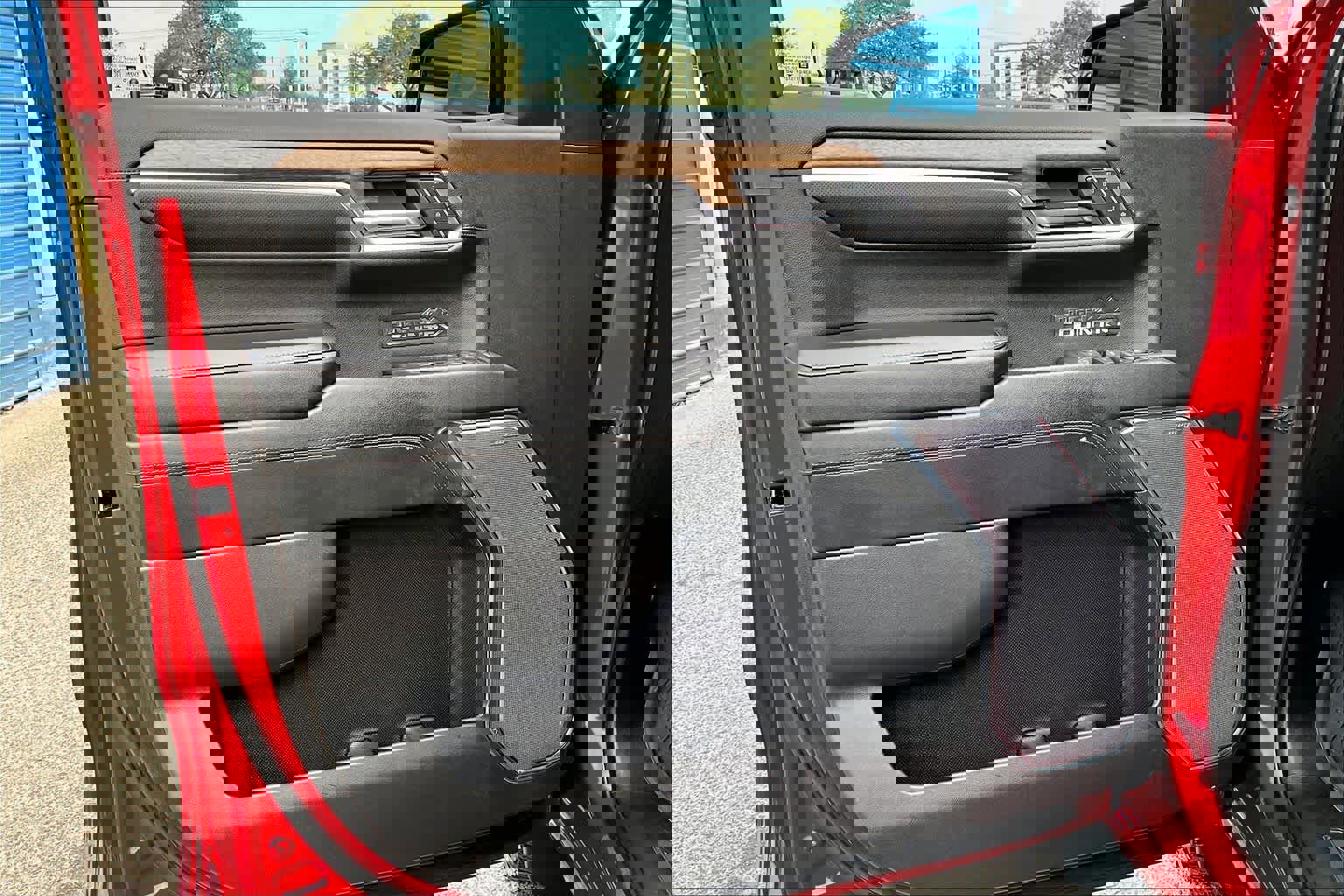 Used 2023 Chevrolet Silverado 1500 High Country w/ Technology Package image 22