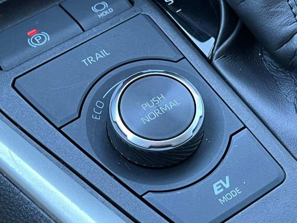 Used 2024 Toyota RAV4 XLE image 29
