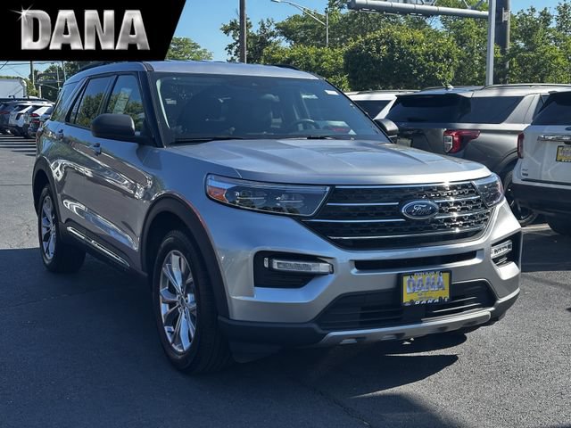 Certified 2023 Ford Explorer XLT w/ Equipment Group 202A AWD/4WD image 1