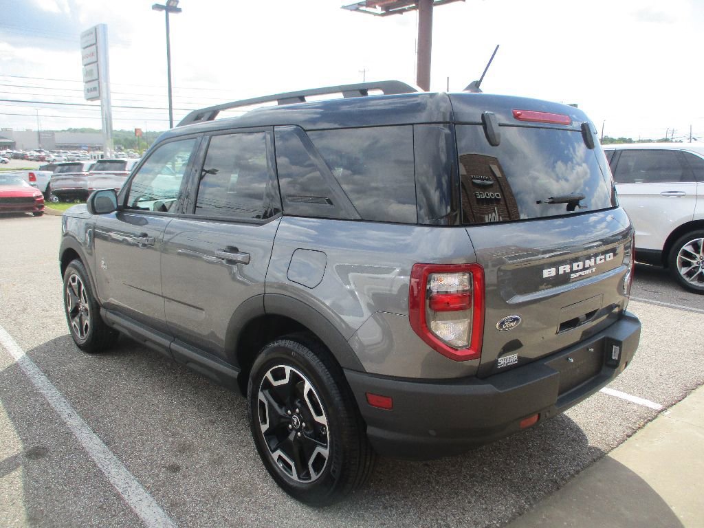 Certified 2024 Ford Bronco Sport Outer Banks w/ Tech Package image 2