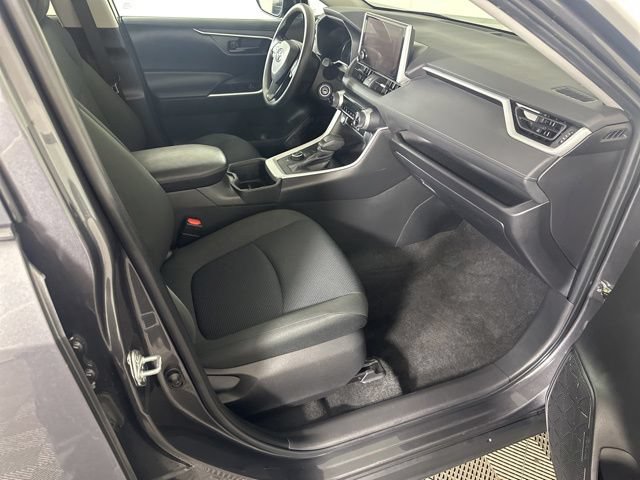 Used 2024 Toyota RAV4 LE AWD/4WD image 10