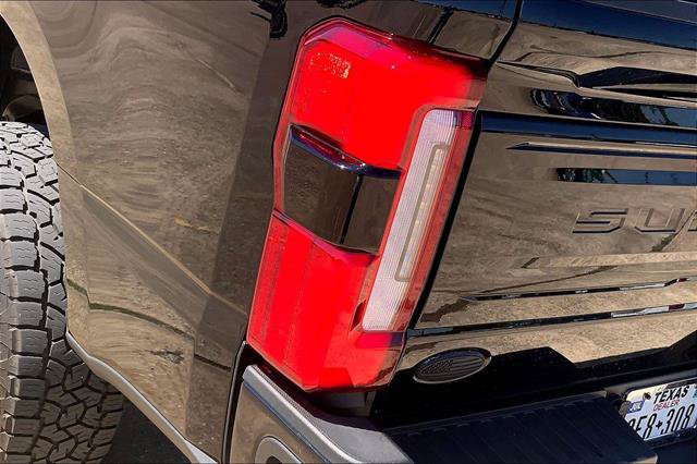 Certified 2025 Ford F250 Platinum w/ FX4 Off-Road Package AWD/4WD image 29