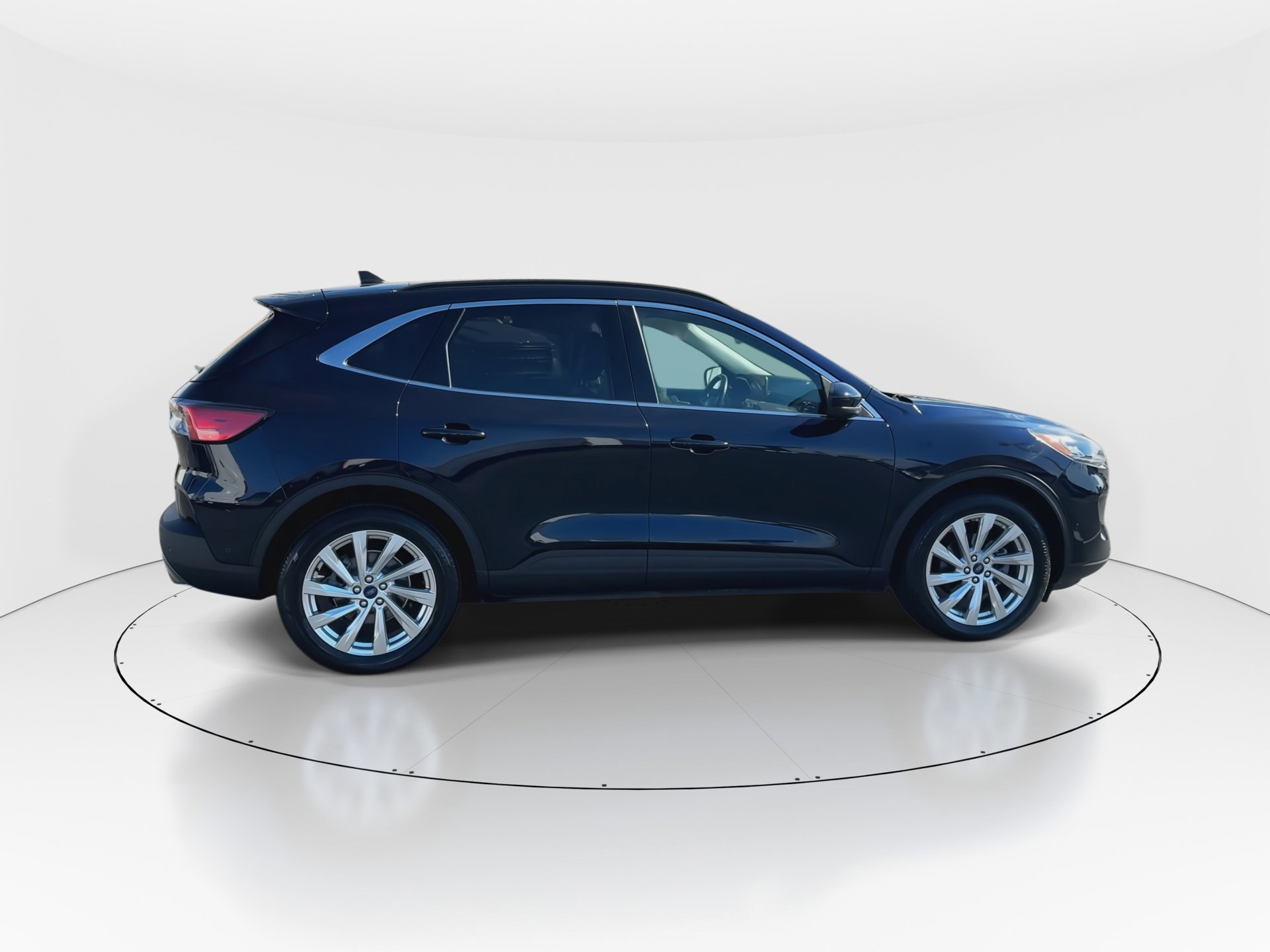 Certified 2021 Ford Escape Titanium w/ Titanium Elite Package image 3