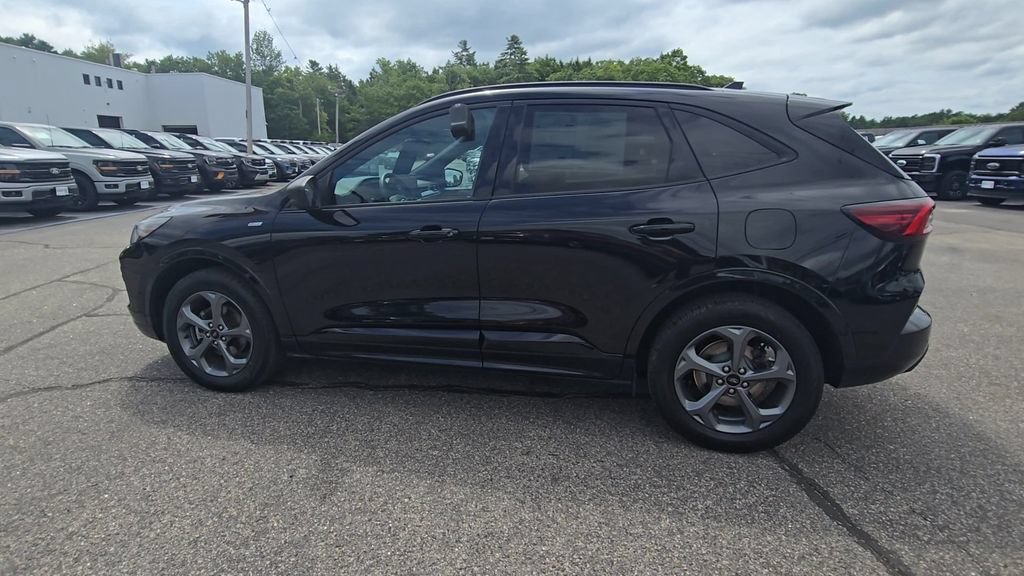 Certified 2023 Ford Escape ST-Line w/ Tech Pack #1 AWD/4WD image 17
