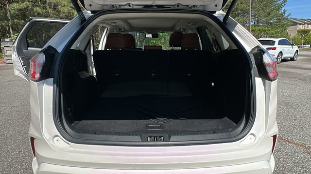 Certified 2019 Ford Edge Titanium w/ Equipment Group 301A image 18