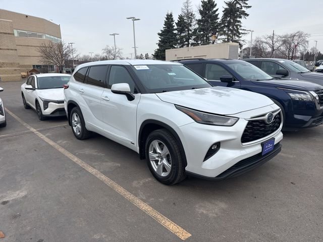 Used 2022 Toyota Highlander LE