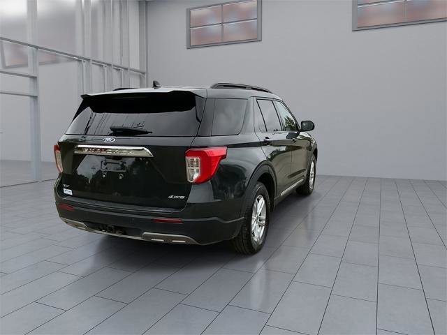 Certified 2022 Ford Explorer XLT w/ Equipment Group 202A image 3