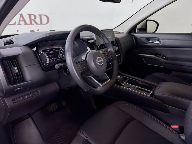 Used 2024 Nissan Pathfinder SL w/ SL Premium Package FWD image 11